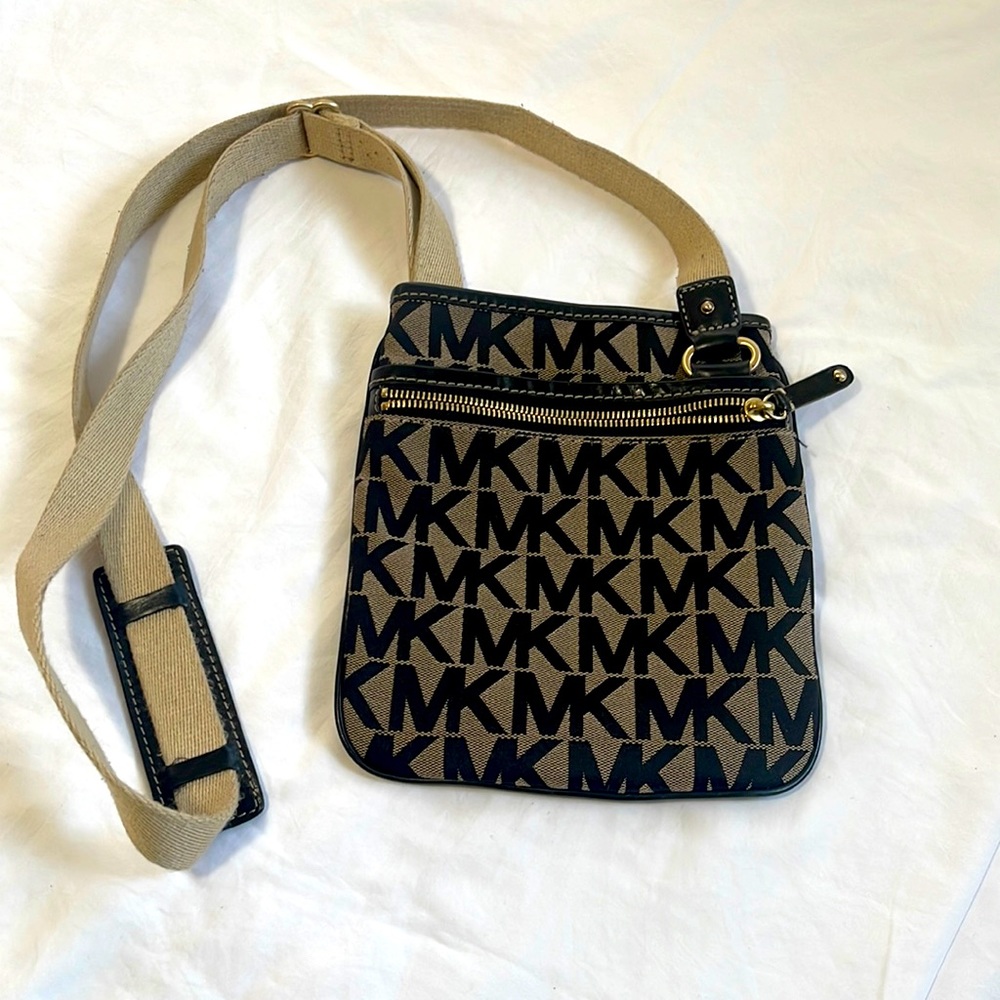 Small crossbody purse